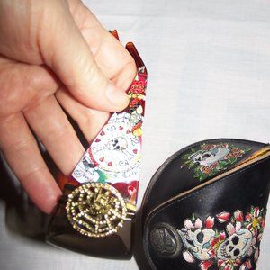 Authentic Ed Hardy sunglasses with case Gift Never Used